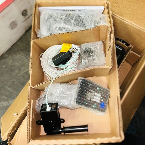 LIFTMASTER ELITE SERIES 8500 DC BATTERY BACK-UP WALL MOUNT GARAGE DOOR OPENER - Picture 3 of 4